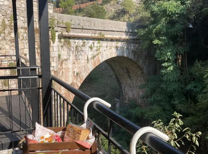 τα πέτρινα γεφύρια Dimitsana